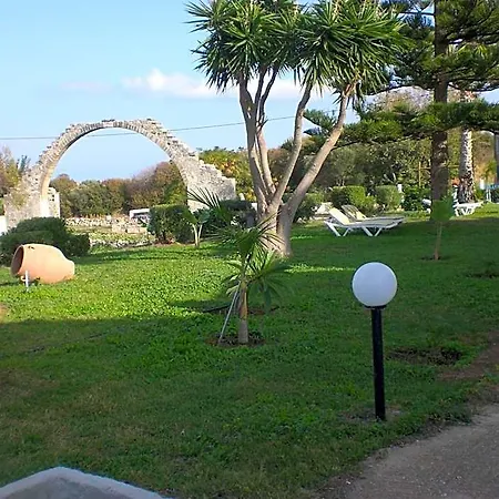 Eftihia Hotel 2*